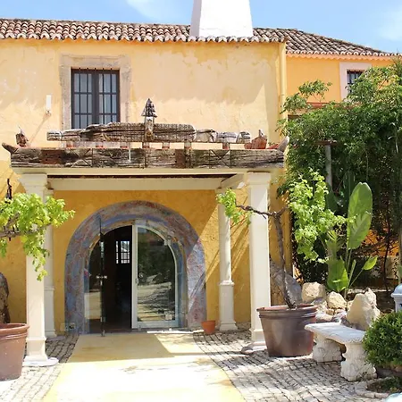 Hotel De Charme Capela Das Artes 4*