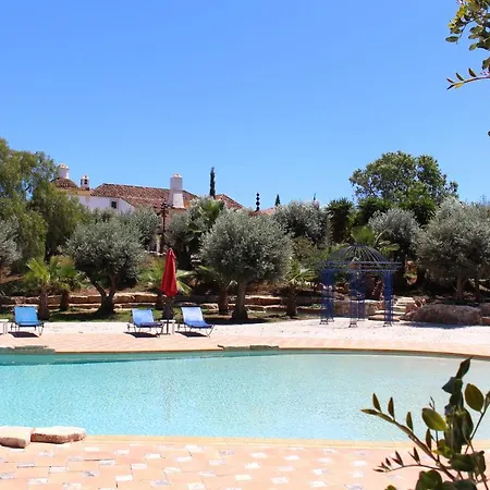De Charme Capela Artes Otel 4*